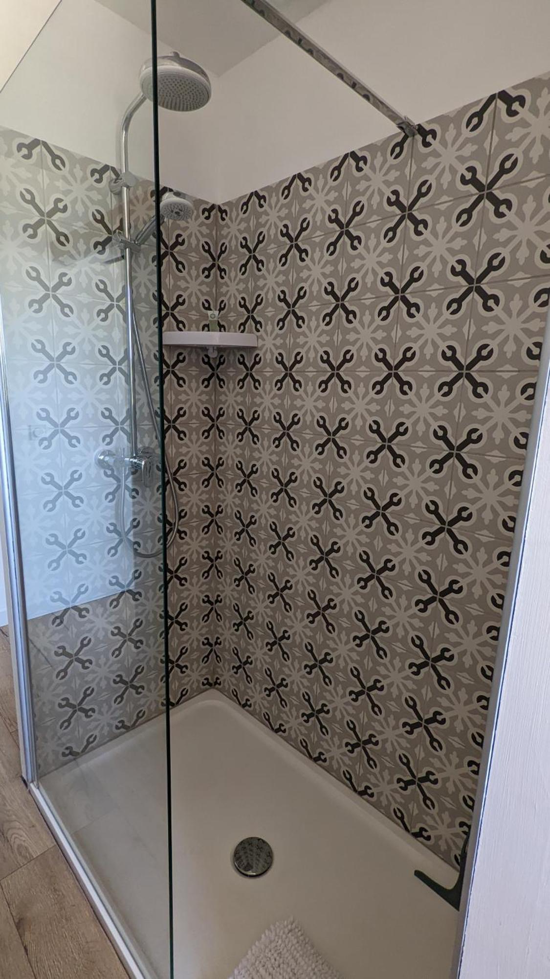 Chambre L A Tavel Екстер'єр фото