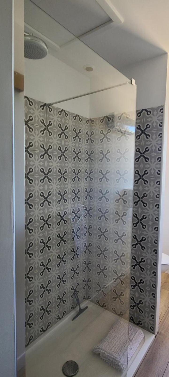Chambre L A Tavel Екстер'єр фото